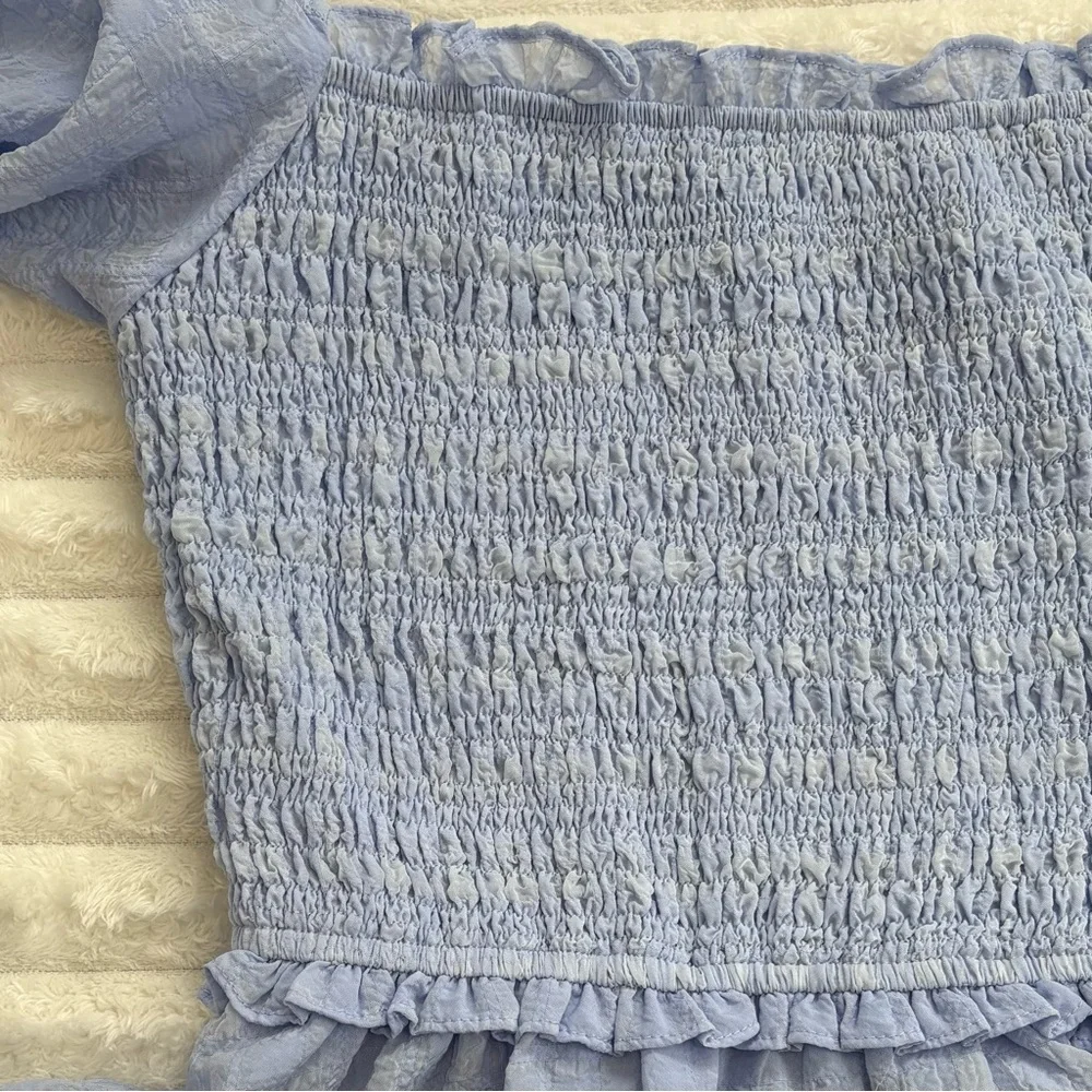 ASTR The Label Smocked Crop Top Periwinkle Blue Puff Sleeve Blouse M Cottagecore
